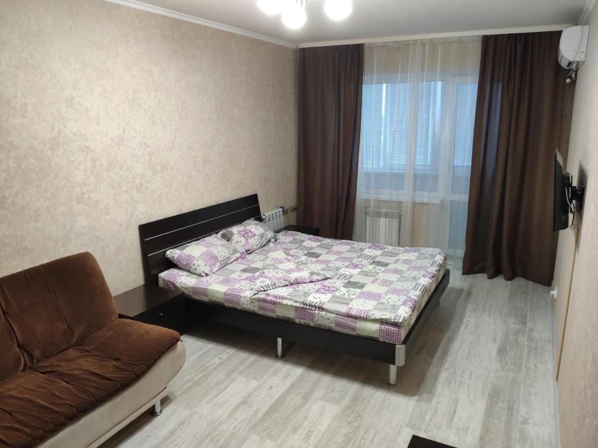 1-Room Apartment In The Center Zaporizhia Екстериор снимка